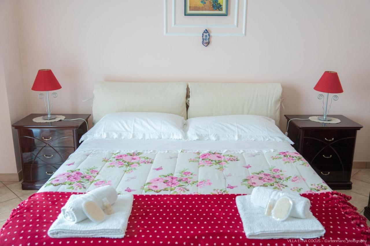 Casa Vacanze Etna Cocus ซานตา เวเนรินา ภายนอก รูปภาพ