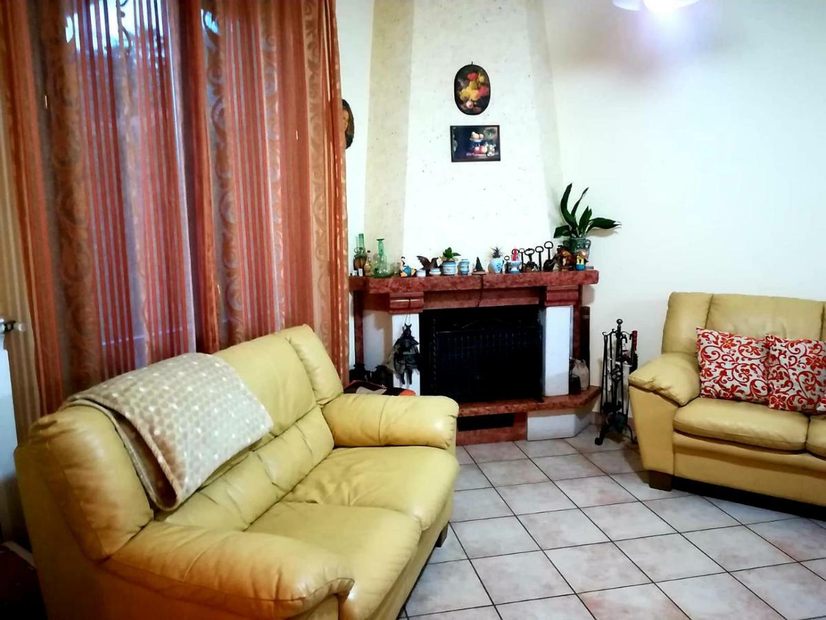 Casa Vacanze Etna Cocus ซานตา เวเนรินา ภายนอก รูปภาพ