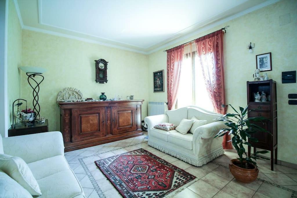 Casa Vacanze Etna Cocus ซานตา เวเนรินา ภายนอก รูปภาพ