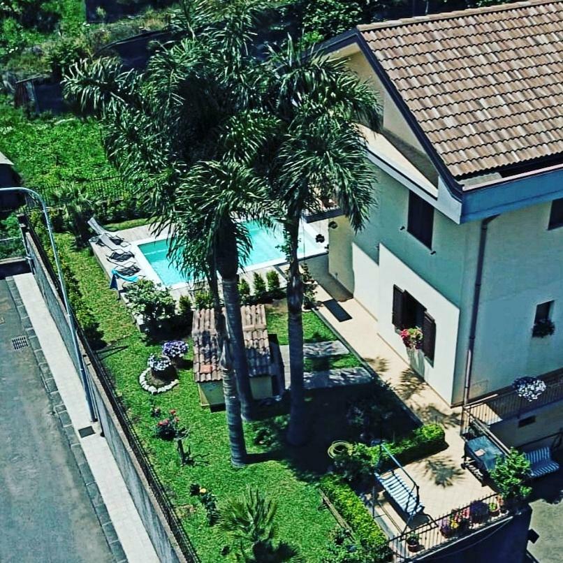 Casa Vacanze Etna Cocus ซานตา เวเนรินา ภายนอก รูปภาพ